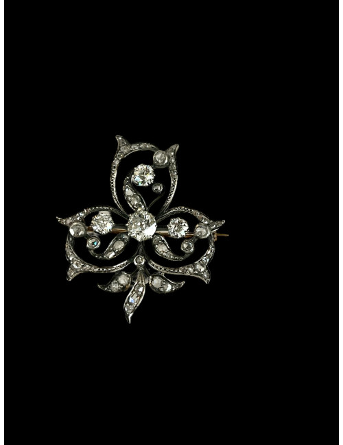 Broche Volutes Sertie De Diamants XIXème Siècle