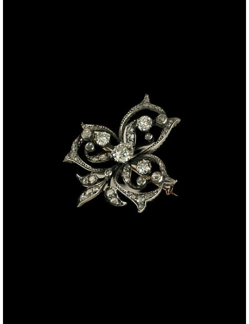 Broche Volutes Sertie De Diamants XIXème Siècle