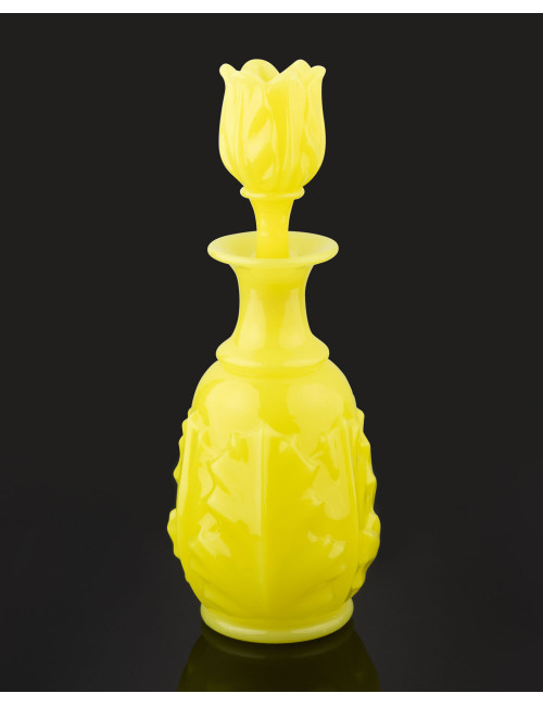 BACCARAT : Grand Flacon en opaline jaune