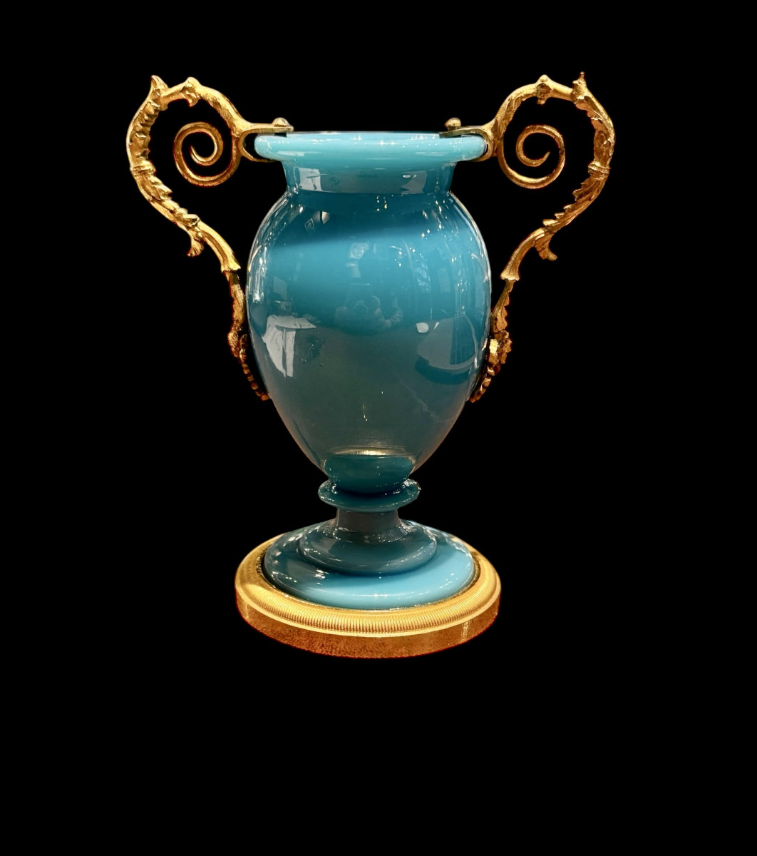 Vase en opaline turquoise et bronze doré