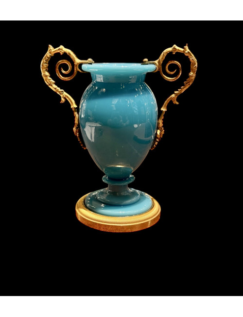 Vase en opaline turquoise et bronze doré