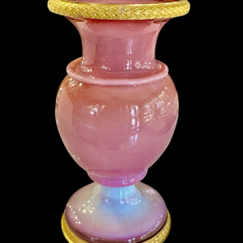 Vase en opaline dite gorge...