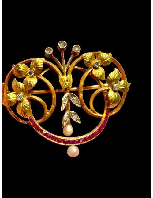 Broche Art-Nouveau en or, rubis et diamants