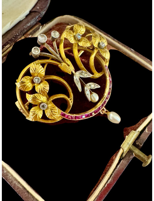 Broche Art-Nouveau en or, rubis et diamants